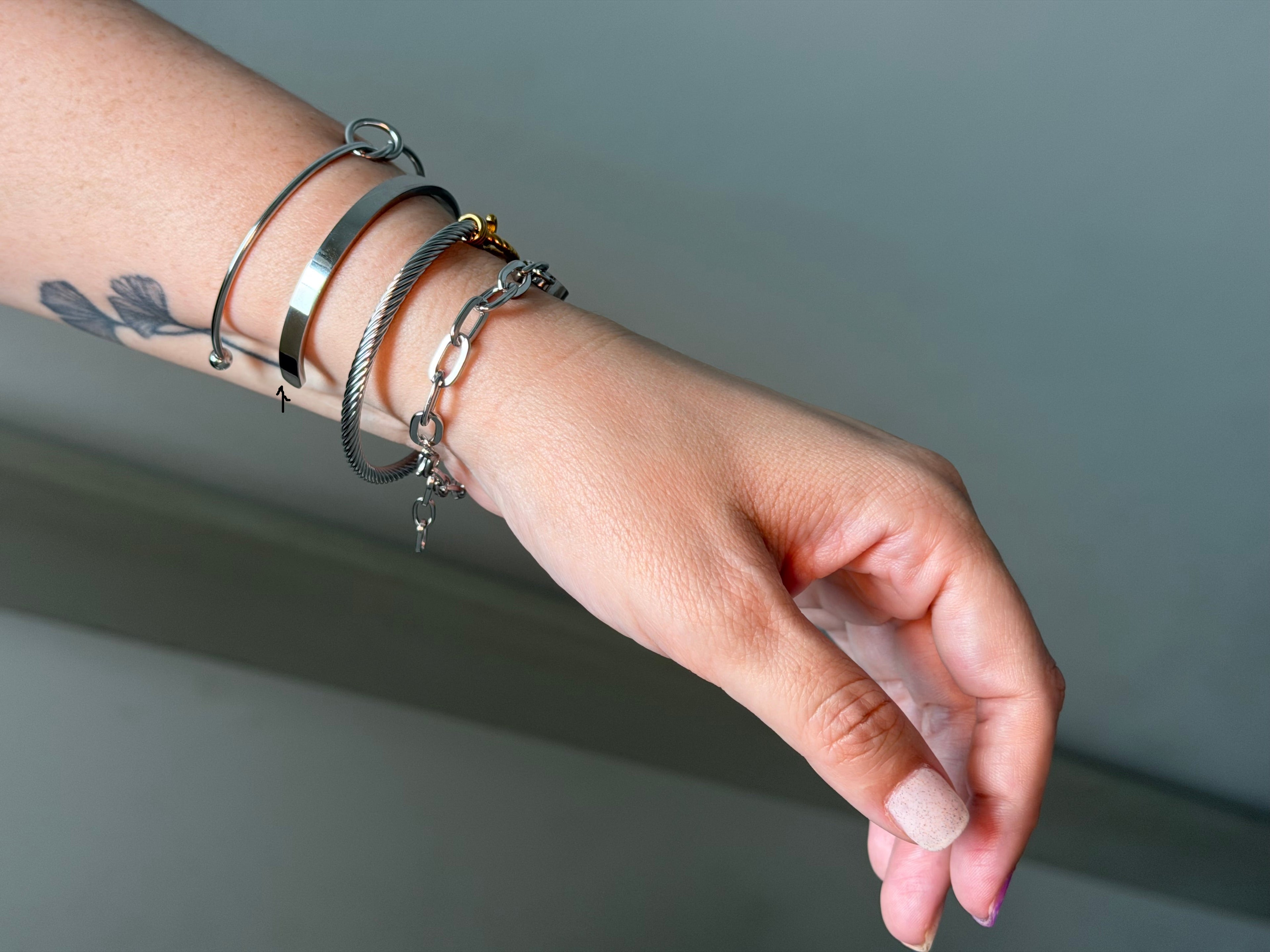 Pulsera plateado abierta